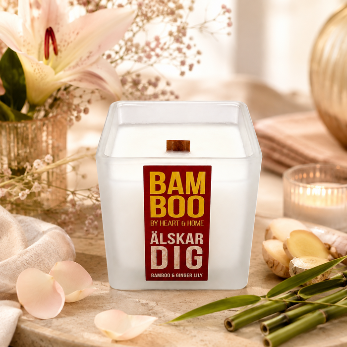 Bamboo Älskar Dig doftljus i varm lifestylemiljö