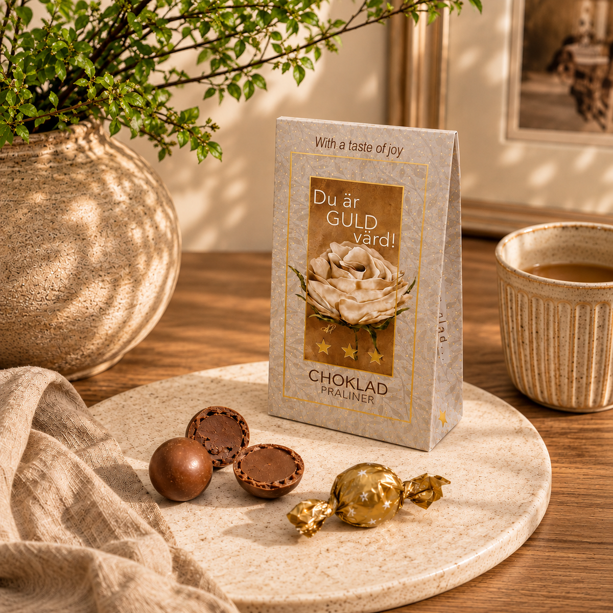 Klaras Deluxe Chokladpraliner Du är guld värd 100 g – lifestylebild